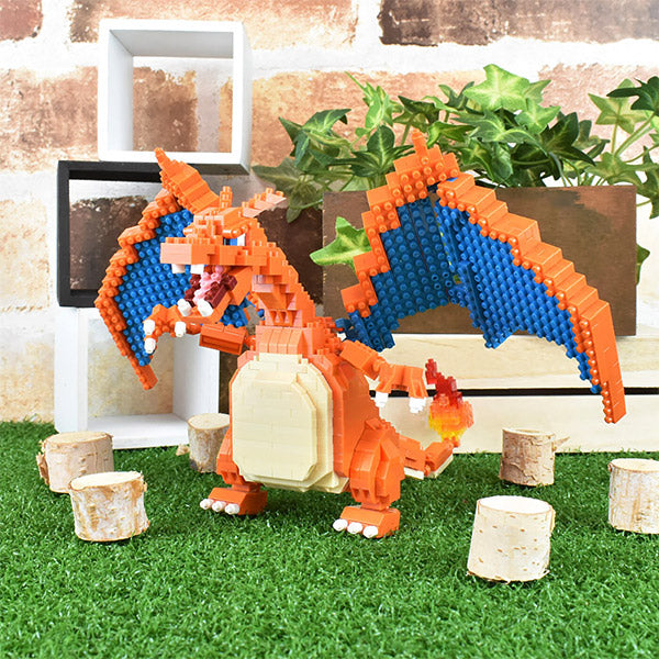 Nanoblock Dracaufeu - Pokémon, Edition Deluxe | Moshi Moshi Paris