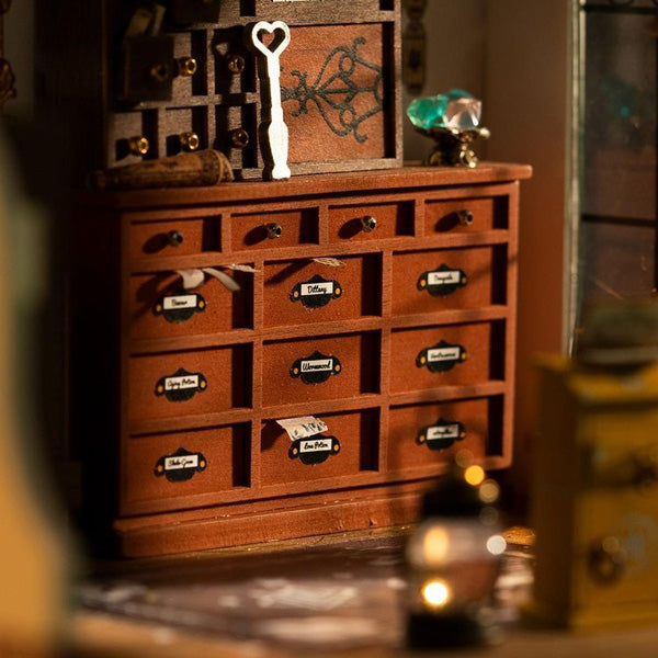 Rolife Kiki's Magic Emporium - Maison Miniature | Moshi Moshi Paris