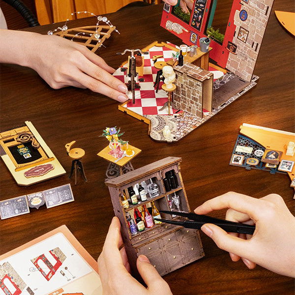 Rolife Cheers Bar & Dining - Maison Miniature | Moshi Moshi 