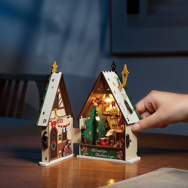 Rolife Twinkling Christmas House - Maison Miniature | Moshi Moshi