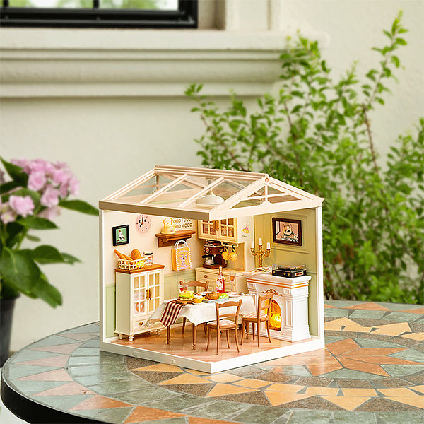 Rolife Warm Dining Room - Maison Miniature | Moshi Moshi Paris