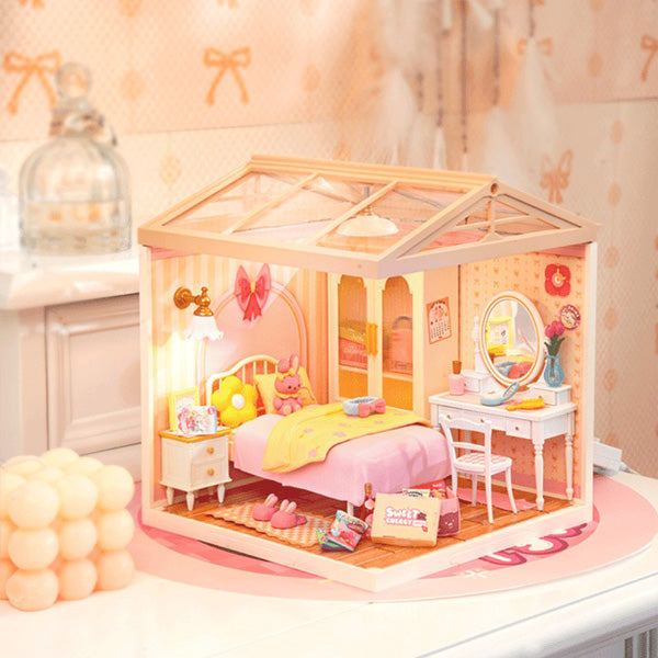 Rolife Lovely Pink Bedroom - Maison Miniature | Moshi Moshi Paris