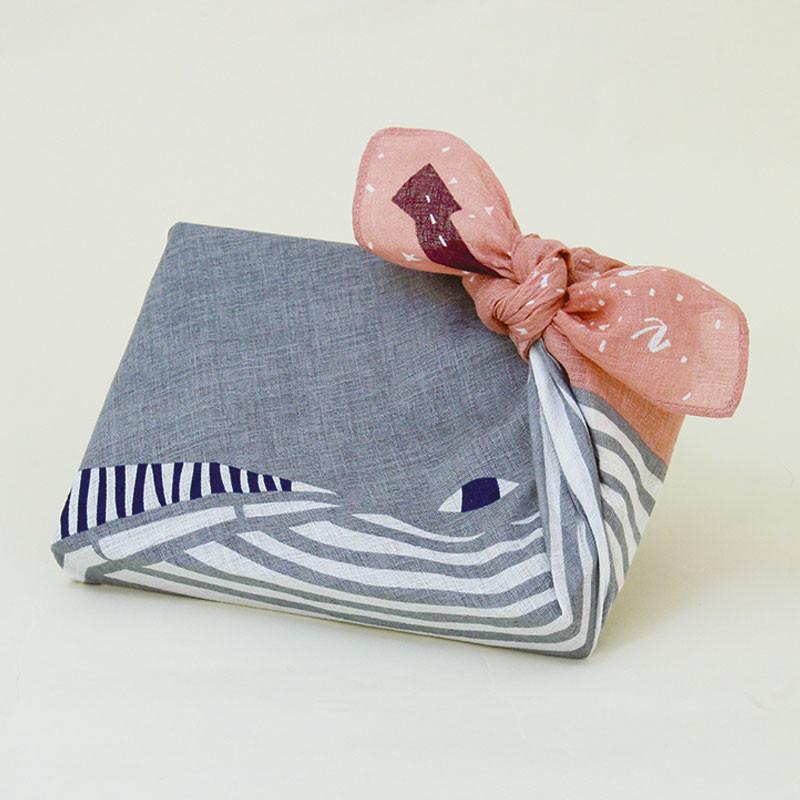 Furoshiki, tissu emballage cadeau, Kata Kata Baleine Rose | Moshi Moshi